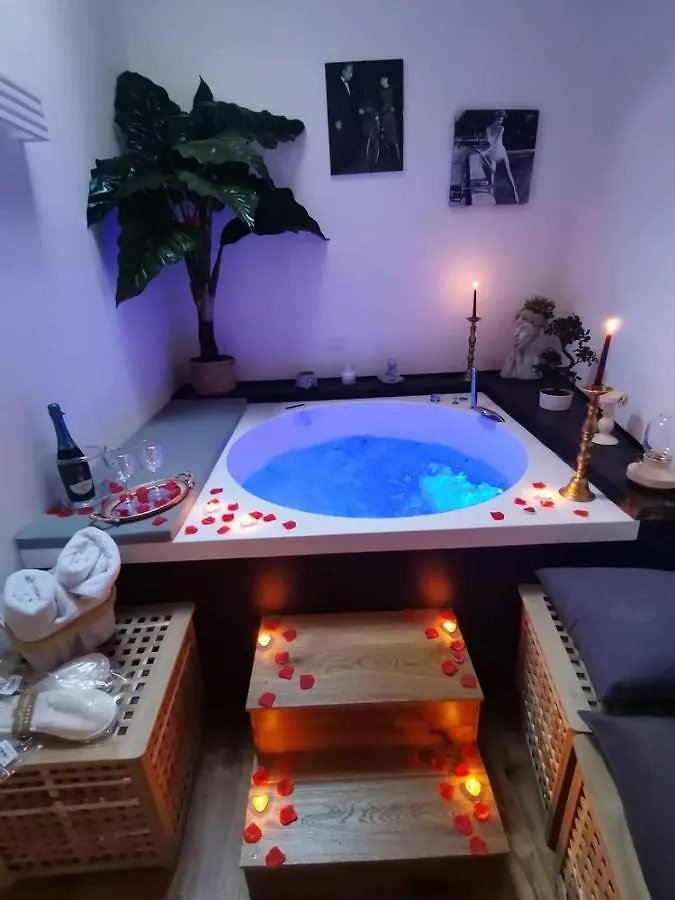 Corte Dei Lombardi Apartment Naples Italy